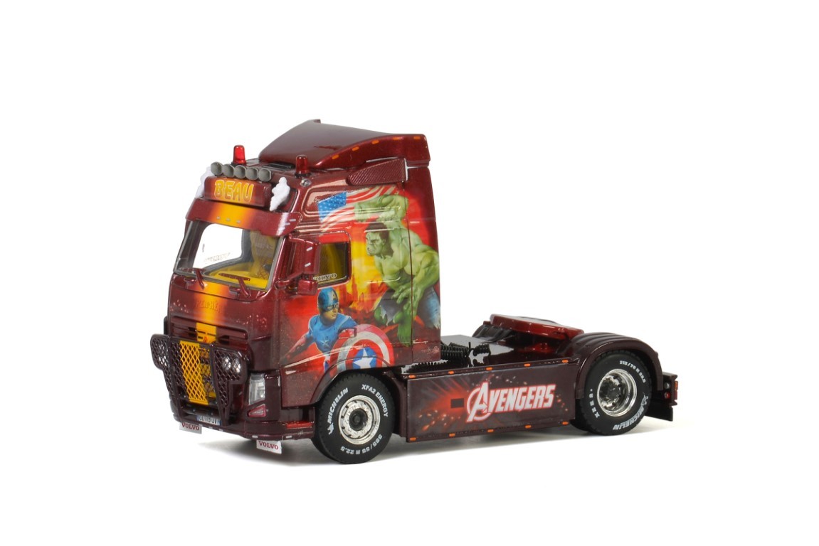 VOLVO FH3 Globetrotter 4x2 Transport Beau - Avengers /1:50 