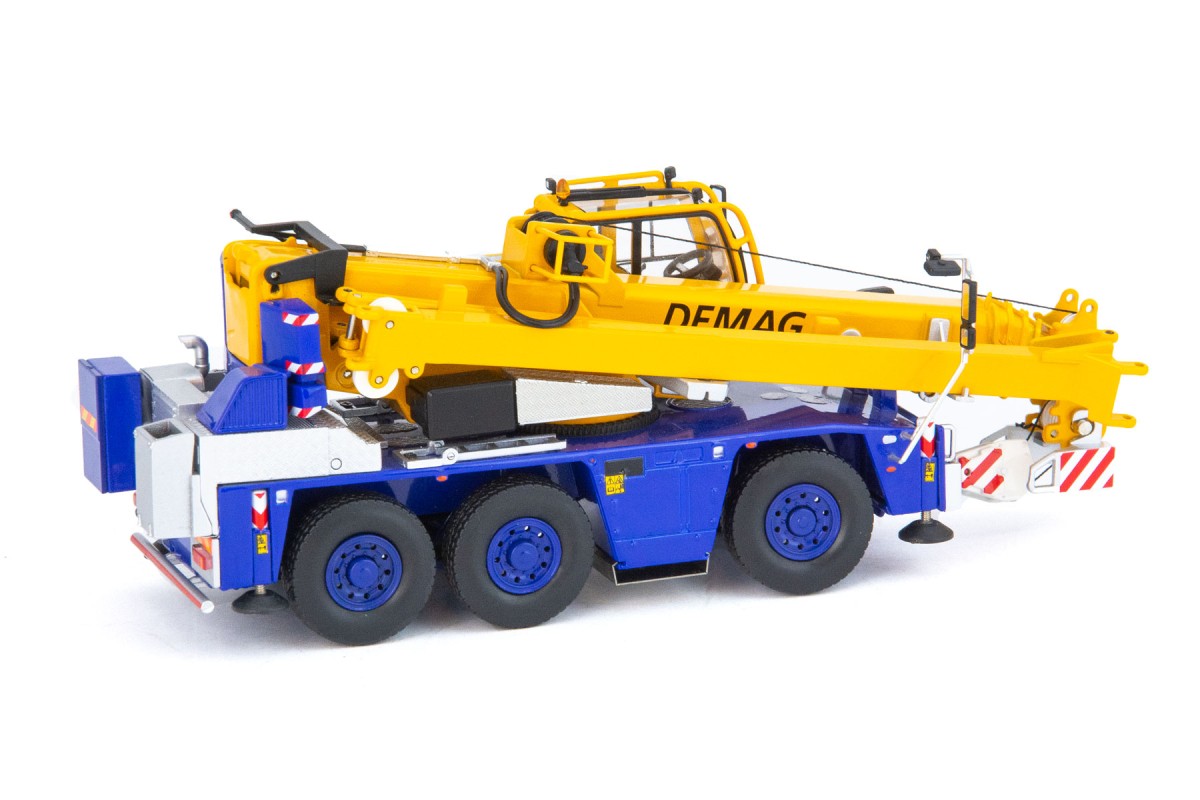 31-0206 - DEMAG Tadano AC45 city telescopic crane /1:50 IMCmodels