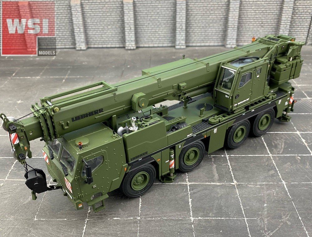 WSI52-2034 Liebherr G-LTM1090-4.2 mobile crane - military / 1:50 