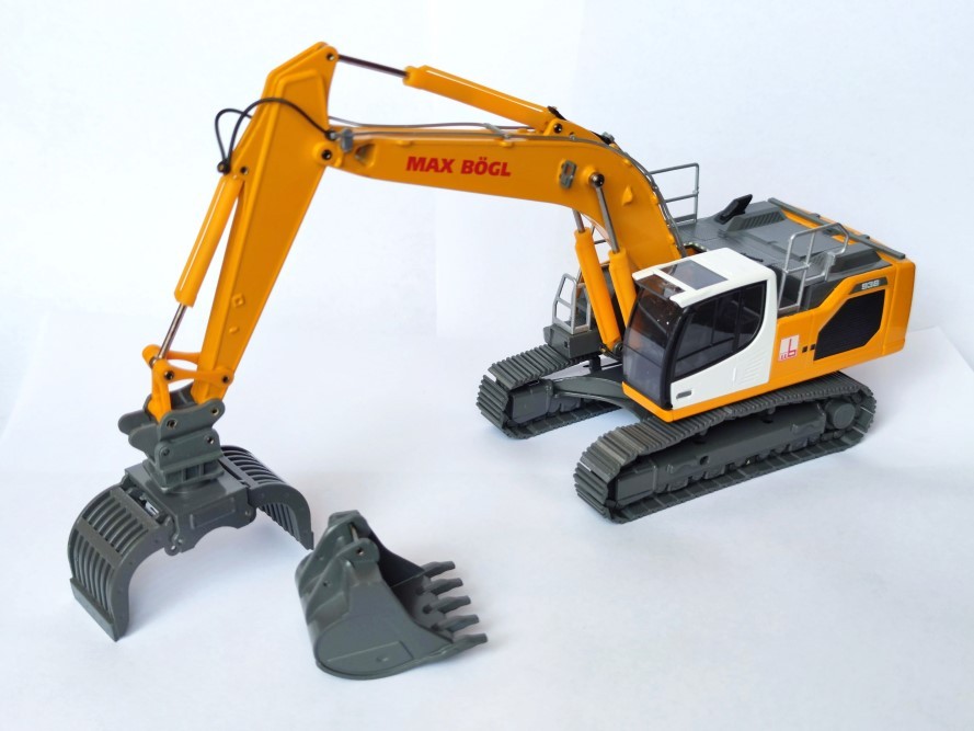 2215/22 - Liebherr R938-V tracked excavator Max Bögl / 1:50 Conrad