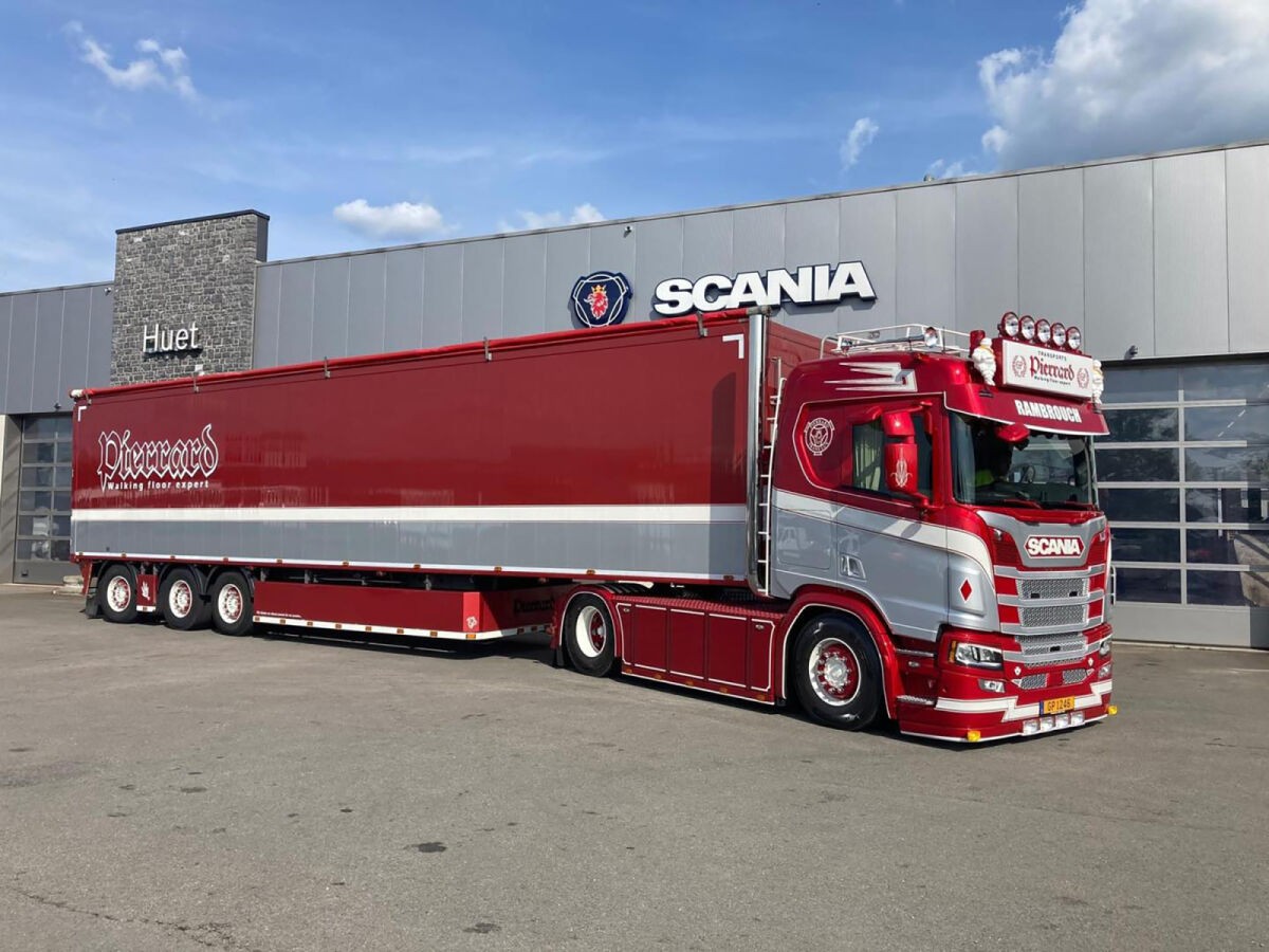 WSI01-4316 - Scania CR20N 4x2 cargo-floor Pierrard /1:50 WSImodels