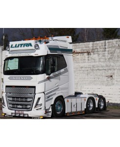 WSI01-4611 - Volvo FH5 Globetrotter 6x2 Lutra /1:50 WSImodels