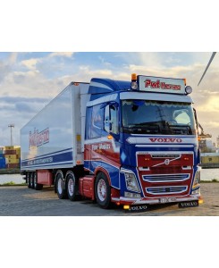 84991 - Volvo FH5 6x2 frigo PWT Peter Wouters /1:50 TEKNO