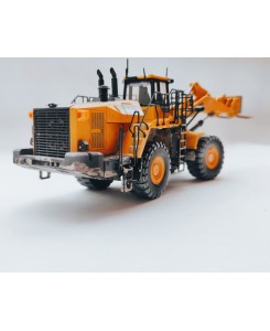 WM035 - Komatsu WA600-8 wheel loader marble-block handler - weathered series /1:50 Universal Hobbies