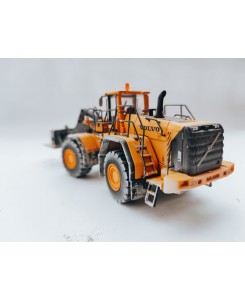 WM036 - Volvo L350F wheel loader with Lameter marble-block handler - weathered series /1:50 Motorart