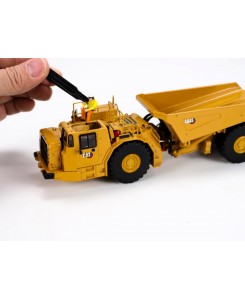 DM85717 - Caterpillar AD45 underground mining dump truck /1:50 Diecast Masters