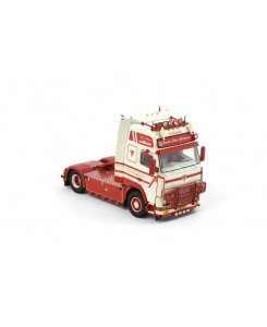 86018 - Set: Volvo F16 Globetrotter + Volvo FH16 Globetrotter XL Henrik Skov Christensen /1:50 TEKNO