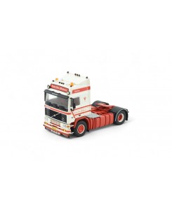 86018 - Set: Volvo F16 Globetrotter + Volvo FH16 Globetrotter XL Henrik Skov Christensen /1:50 TEKNO