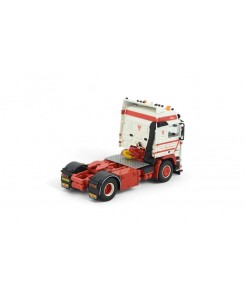 86018 - Set: Volvo F16 Globetrotter + Volvo FH16 Globetrotter XL Henrik Skov Christensen /1:50 TEKNO