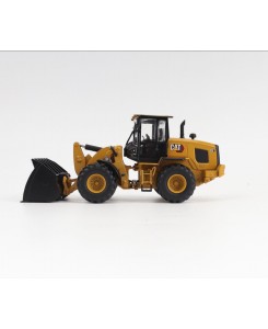 DM85782 - CAT 938 compact wheel loader /1:50 Diecast Masters